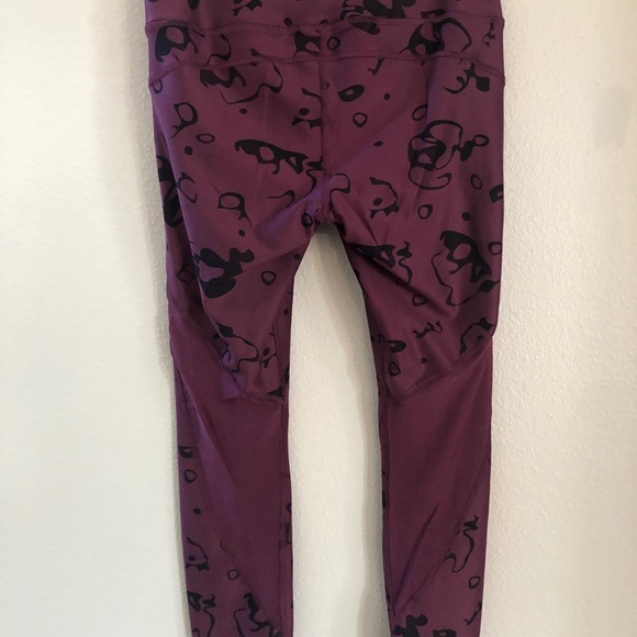 Under Armour Heat Gear Compression Leggings - Picture 5 of 8